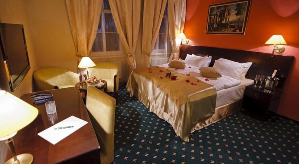 Hotel Europa Попрад Экстерьер фото