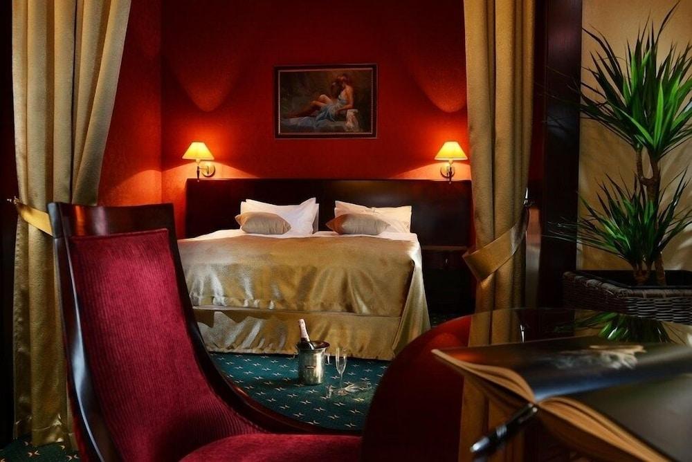 Hotel Europa Попрад Экстерьер фото