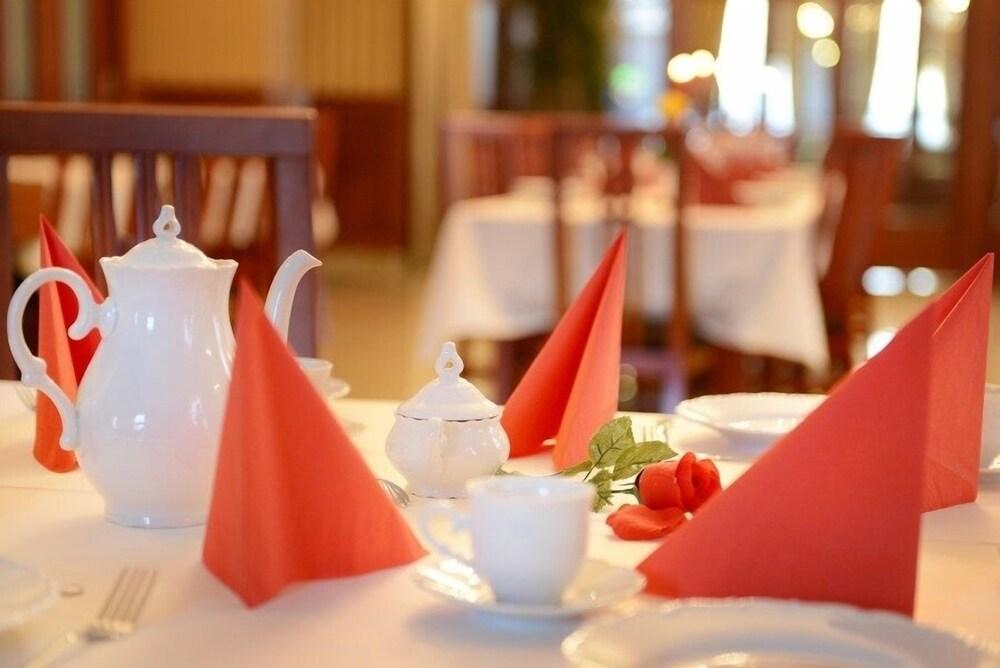 Hotel Europa Попрад Экстерьер фото