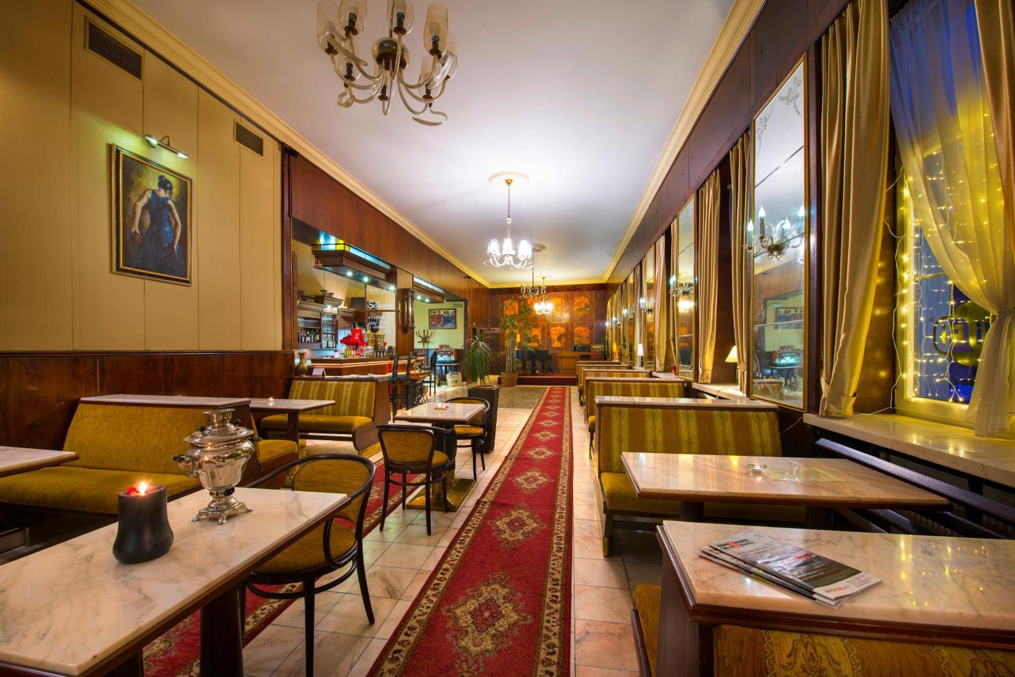 Hotel Europa Попрад Экстерьер фото