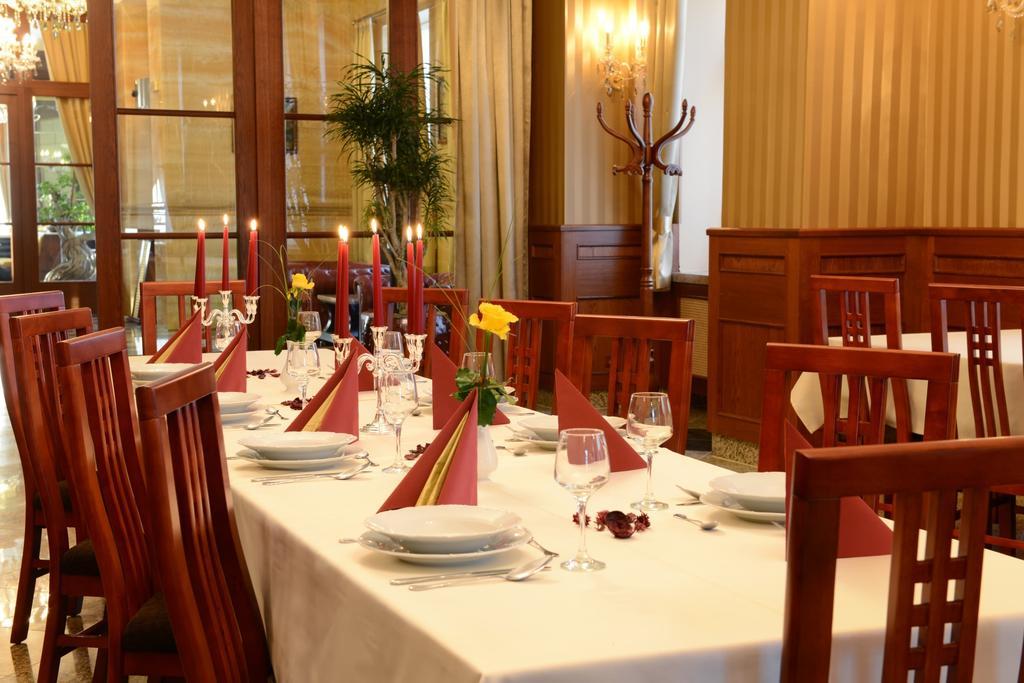 Hotel Europa Попрад Экстерьер фото